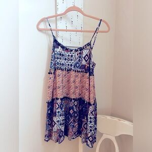Illa Illa Patterned Women's Boho mini dress; size Medium. Super CUTE!